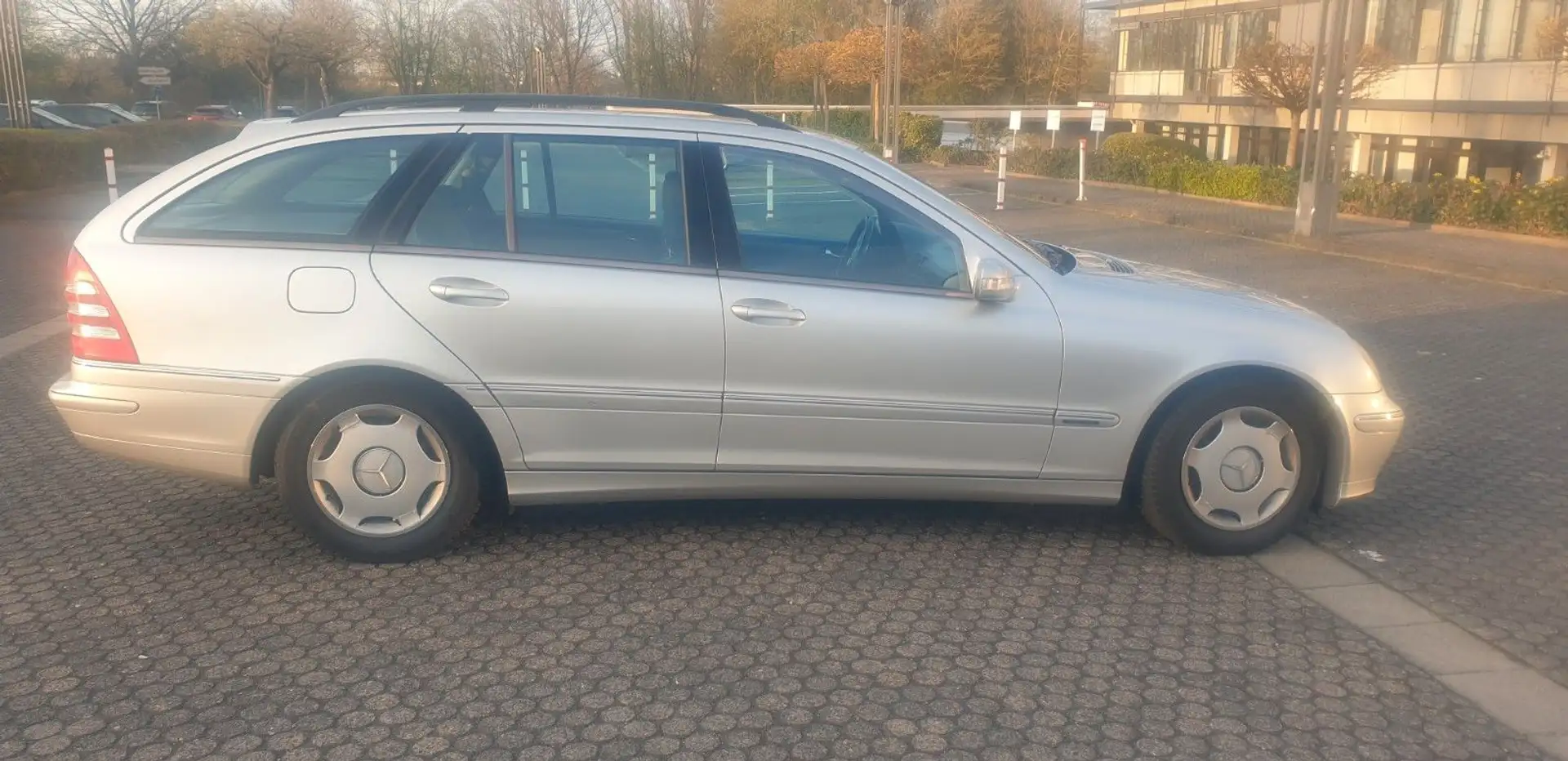 Mercedes-Benz C 200 KOMPRESSOR T AVANTGARDE Silber - 1