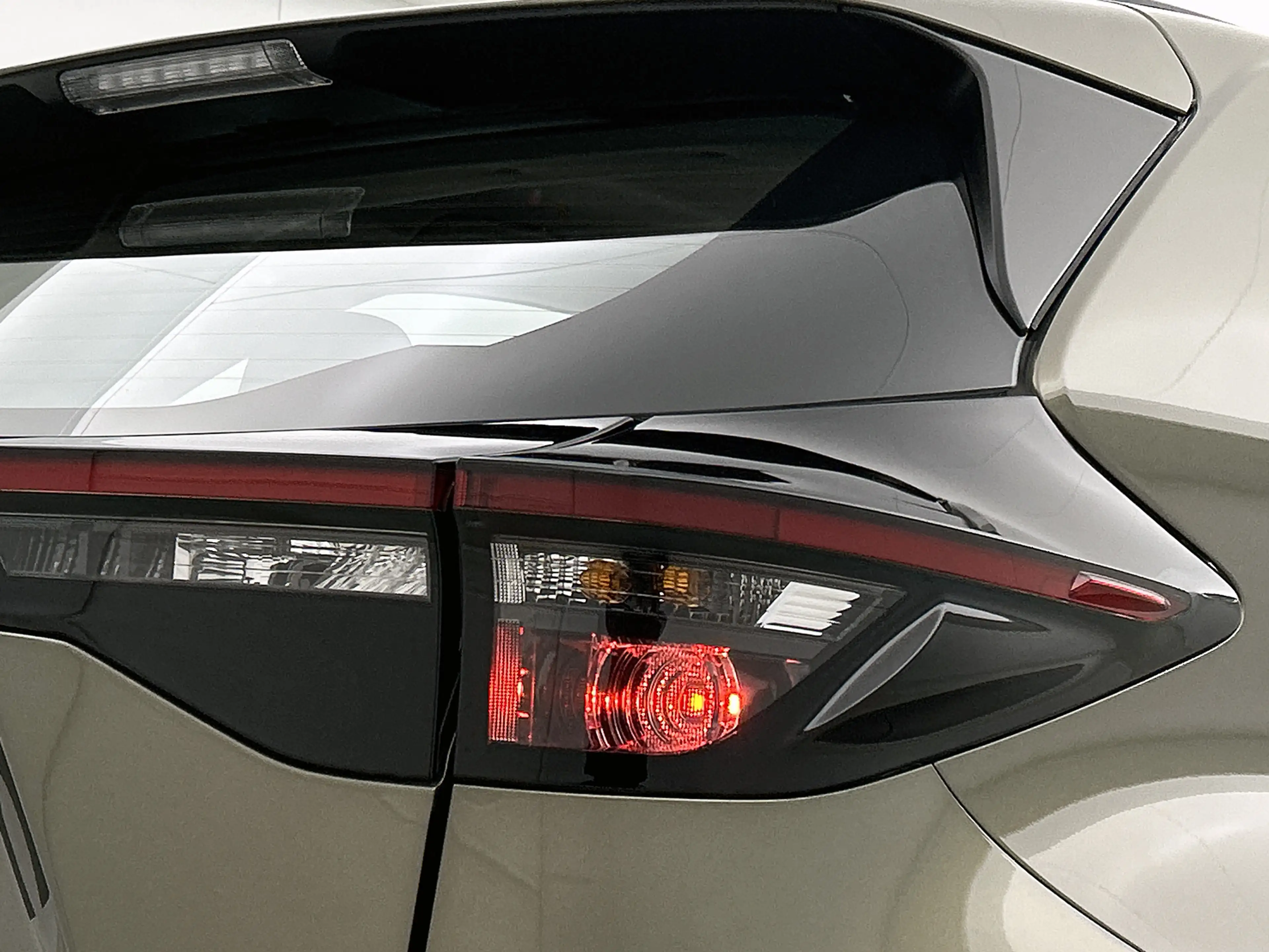 Toyota Yaris Cross 1.5 Hybrid 115 Active | BTW voertuig | Apple CarPl — photo 37
