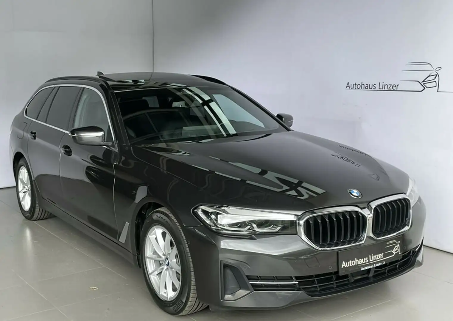 BMW 520 d LCI *ACC*HuD*PANO*HarmanK*AHK*Sportsitze*DAB* Grau - 1