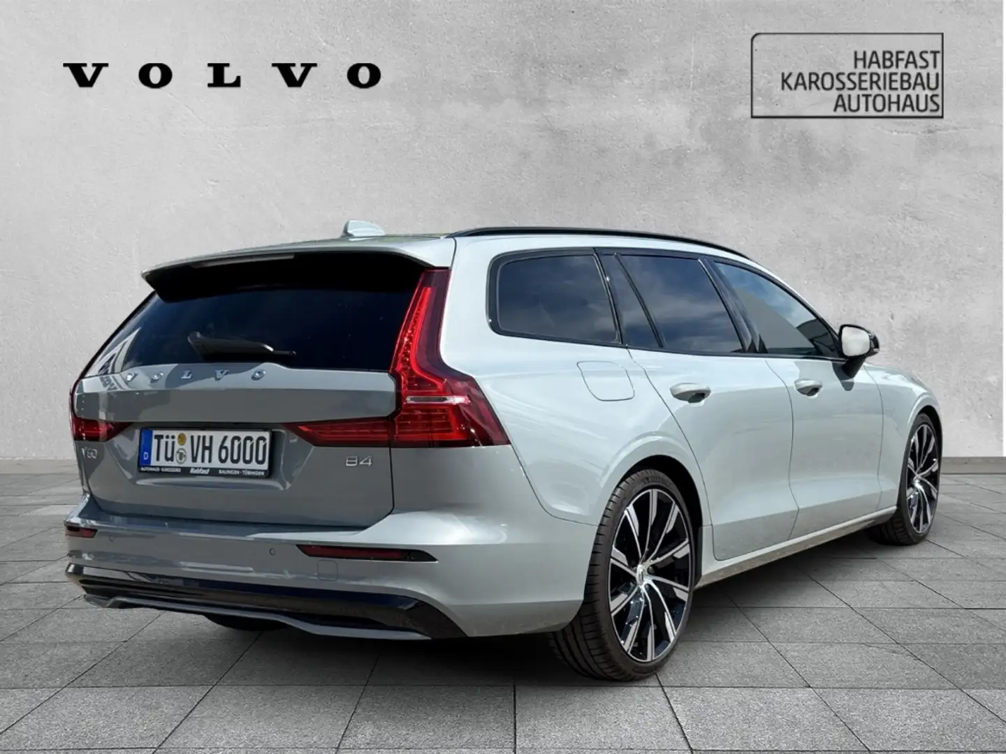 Volvo V60 Kombi Plus Dark B4 Diesel Mild-Hybrid Grau - 2