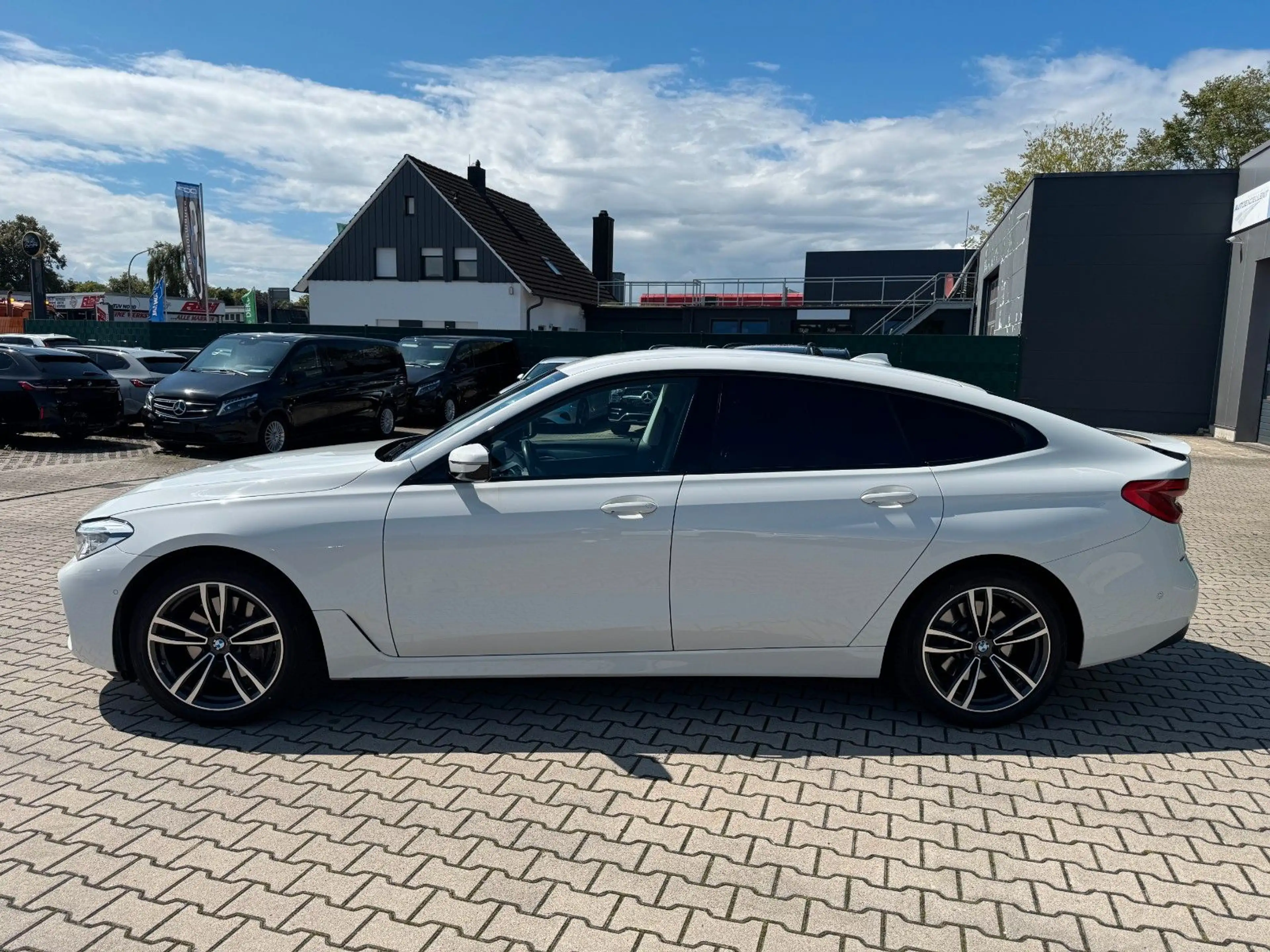 BMW 630 630d xDrive GT Sport Line*HeadUp*Kamera*AHK*Navi — photo 9