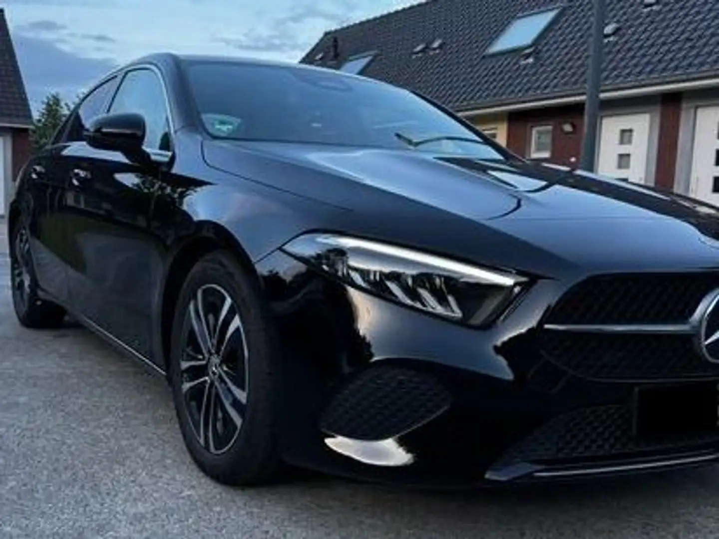 Mercedes-Benz A 200 A 200 d 8G-DCT Progressive Advanced Noir - 1