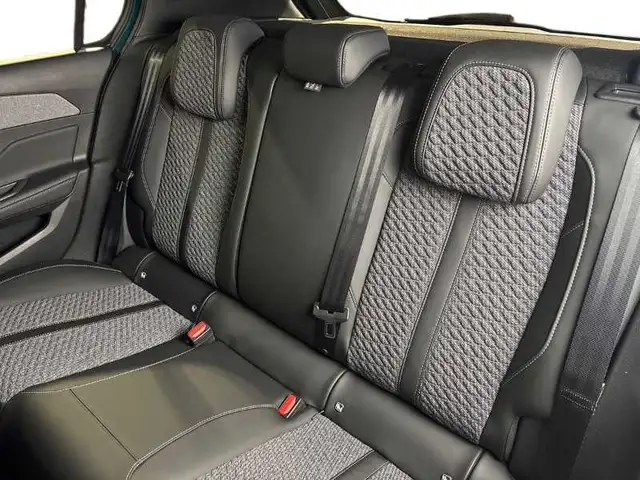 Peugeot 308 view 9