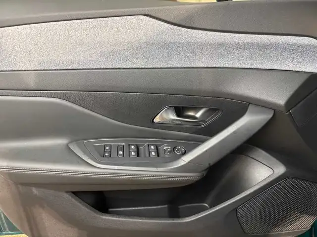 Peugeot 308 view 10