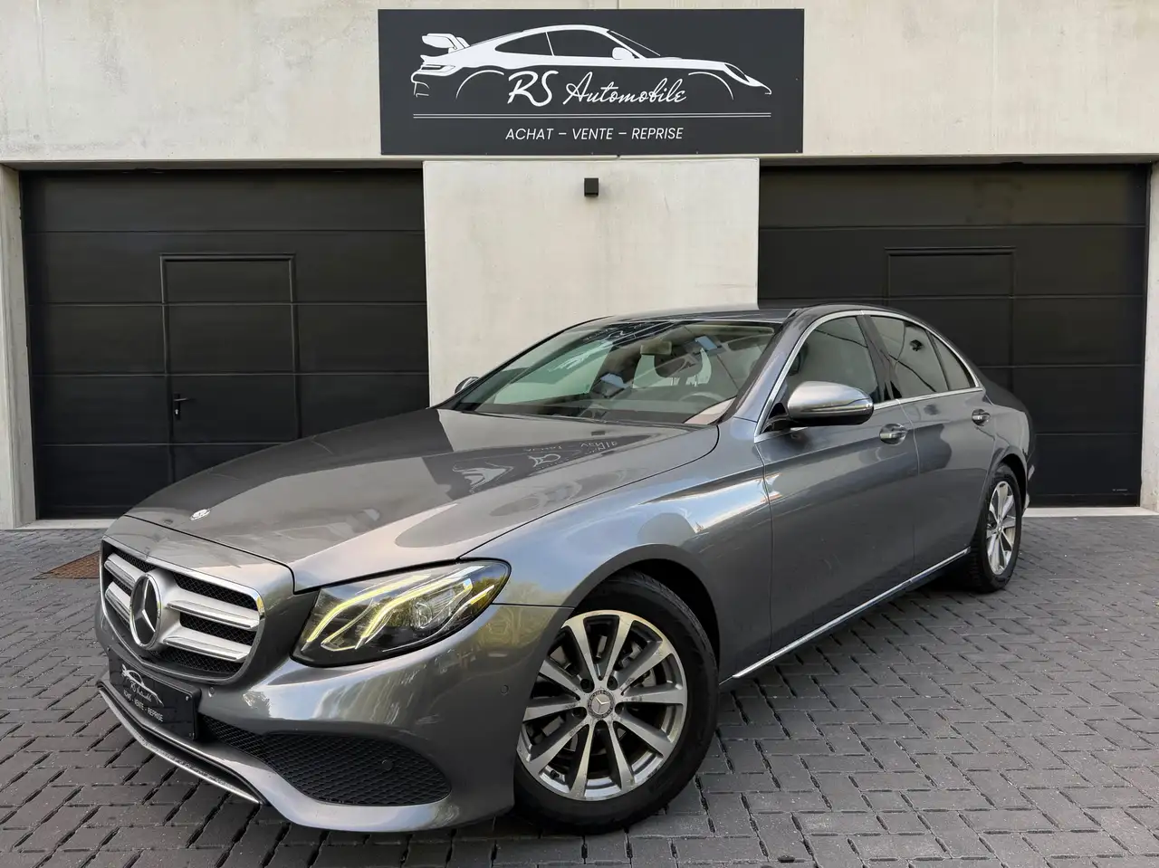 Mercedes-Benz E 220