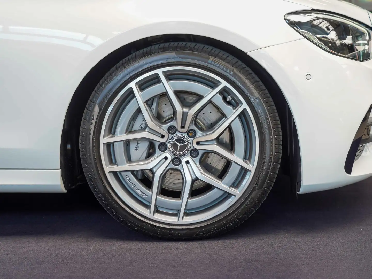 Mercedes-Benz E 220 E 220 d AMG Line Esche Fahrassistenz Pano Kamera Білий - 2