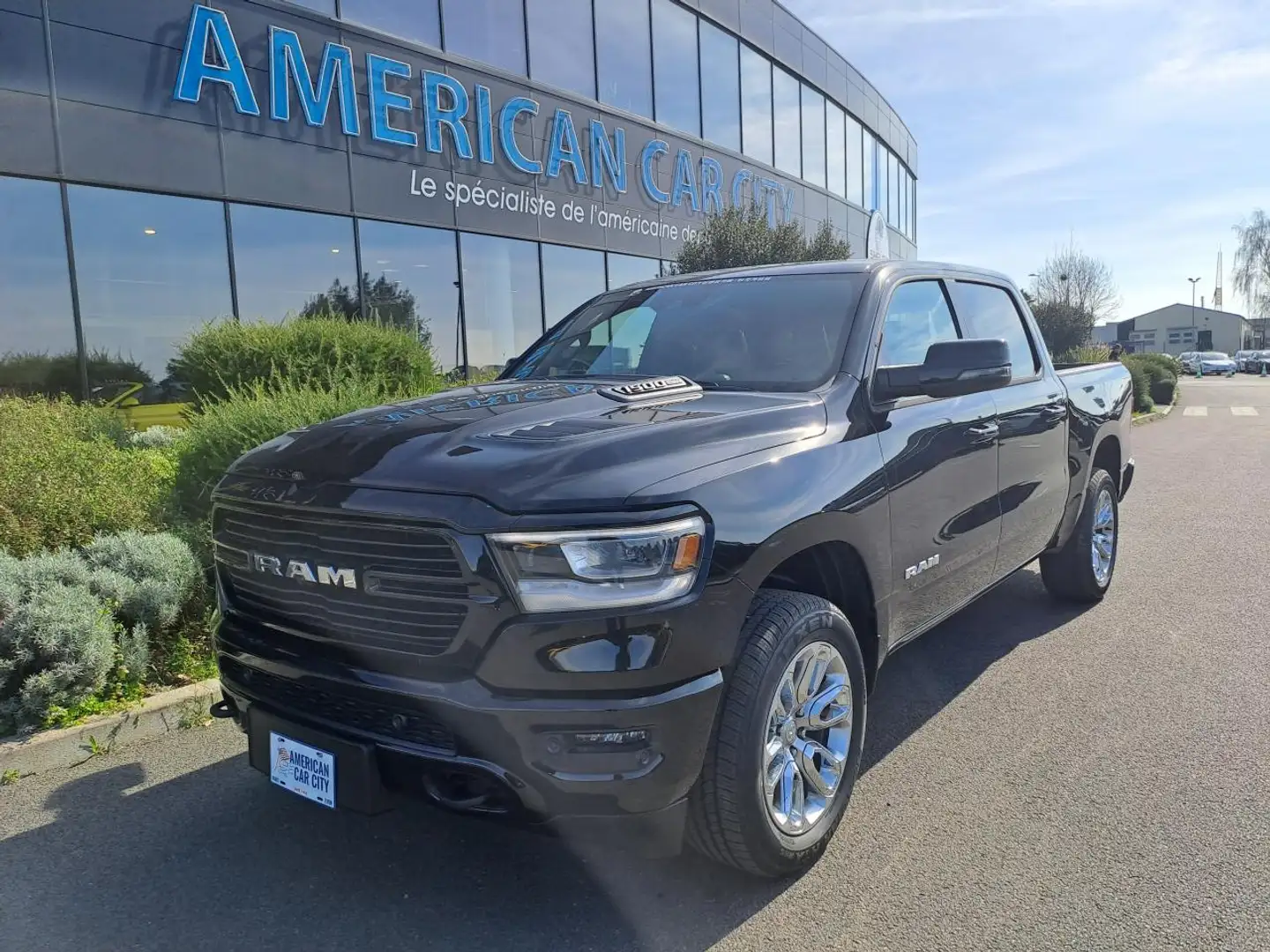 Dodge RAM 1500 CREW LARAMIE SPORT AIR HAYON MULTI Noir - 1