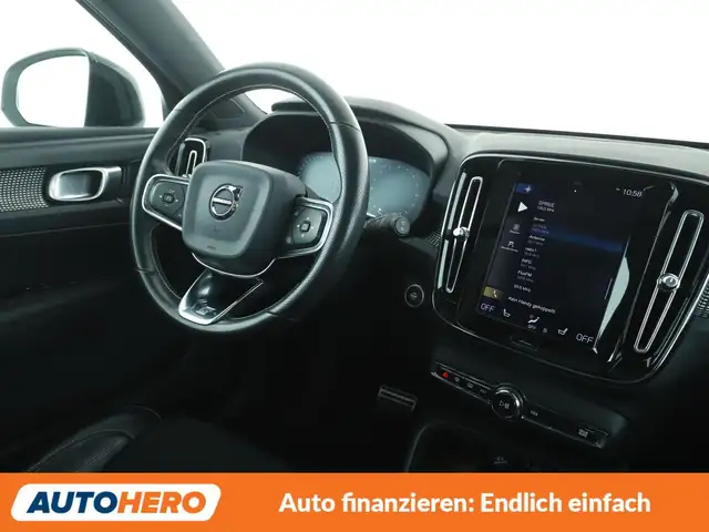 Volvo XC40 view 13
