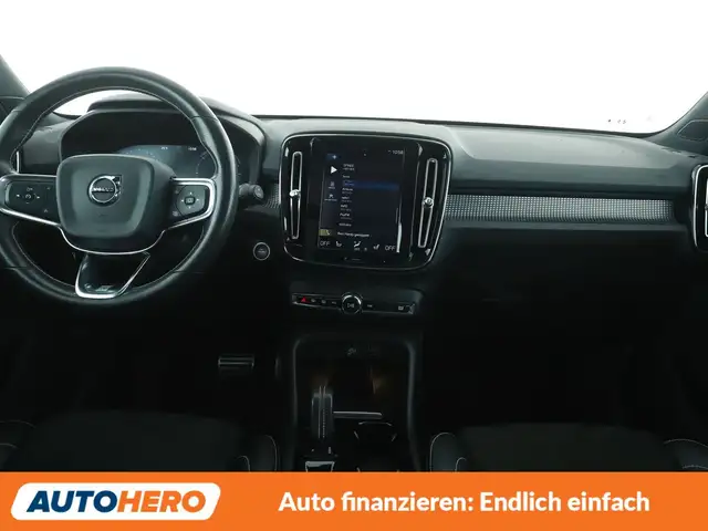 Volvo XC40 view 12