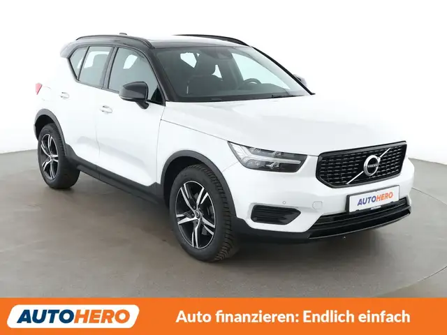 Volvo XC40 view 8