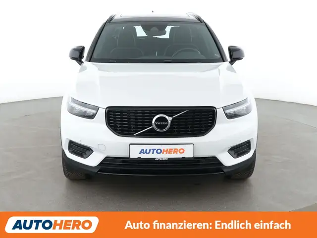 Volvo XC40 view 9