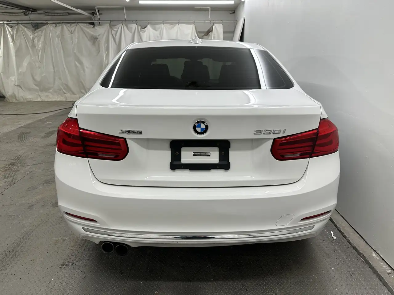BMW 3 Series снимка BMW 3 Series