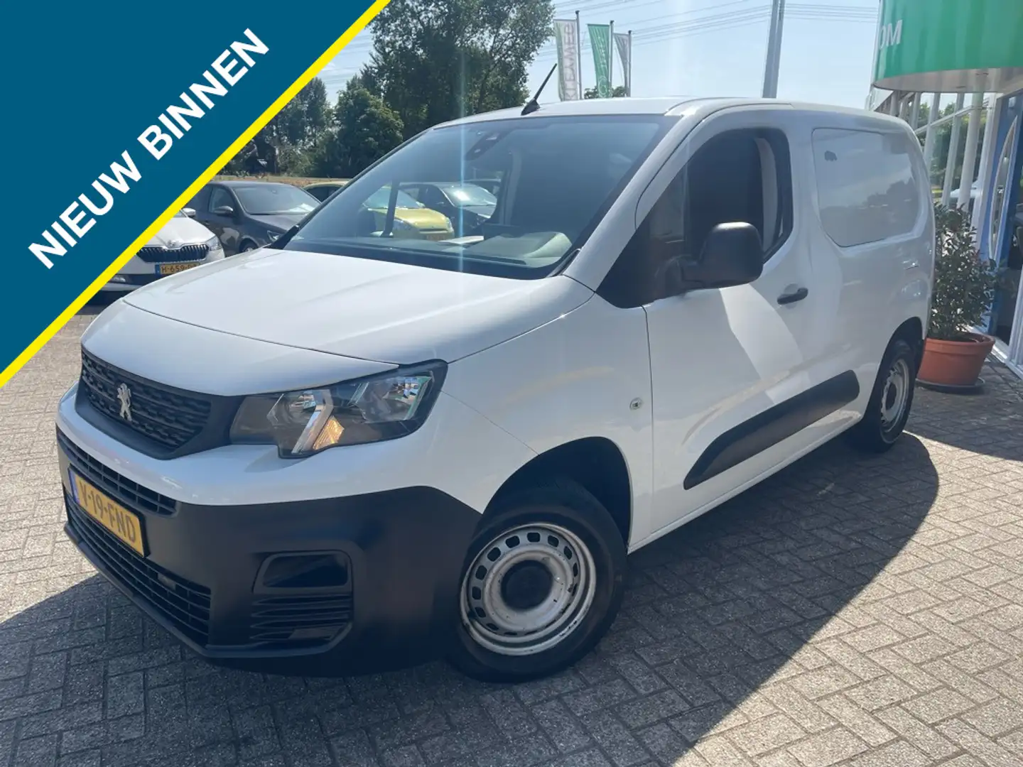 Peugeot Partner 1.2 110pk, Carplay, Camera, Ramen rechts + achter Wit - 1