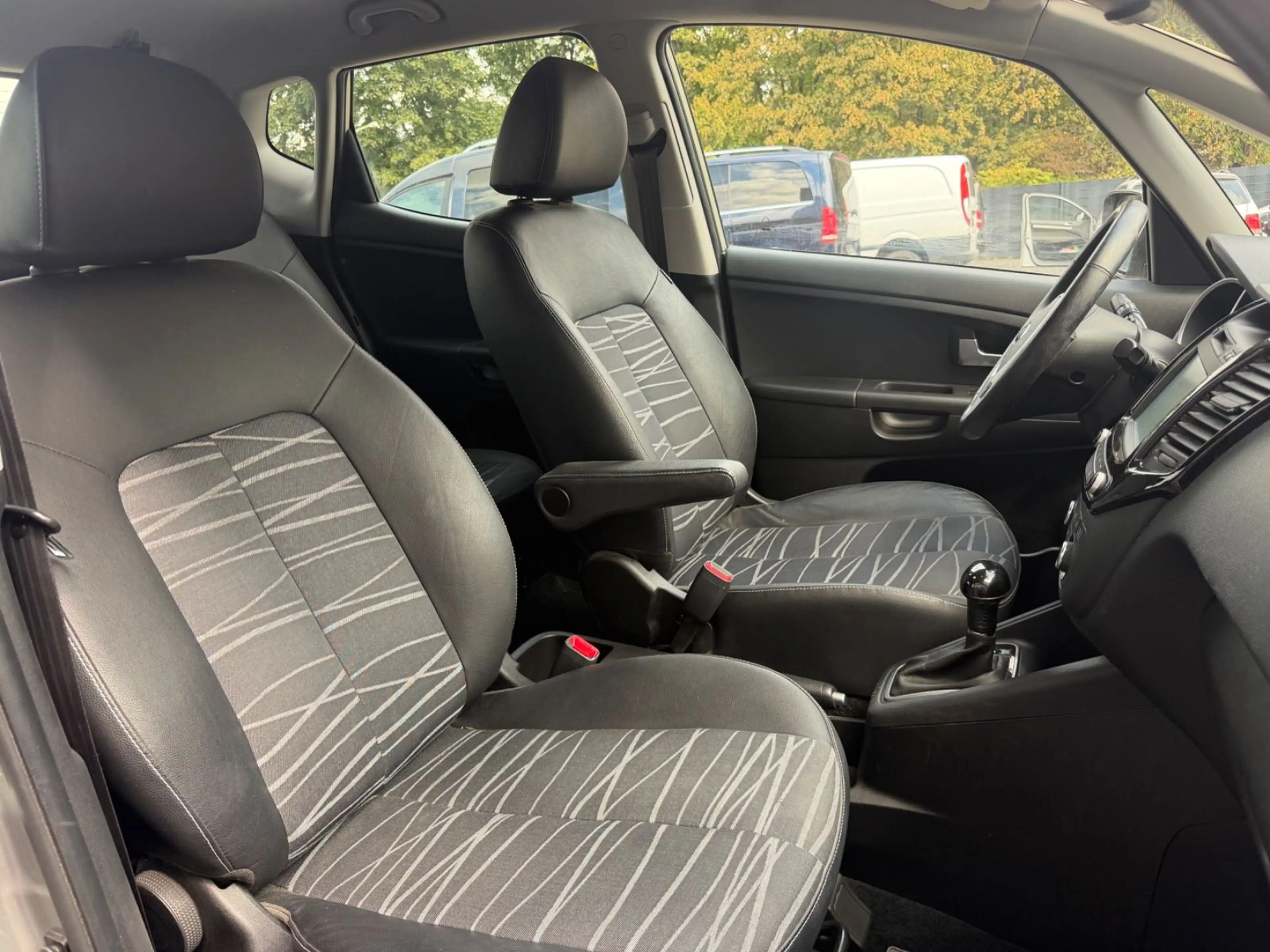 Kia Venga Spirit Navi Leder Kamera Automatik — photo 13