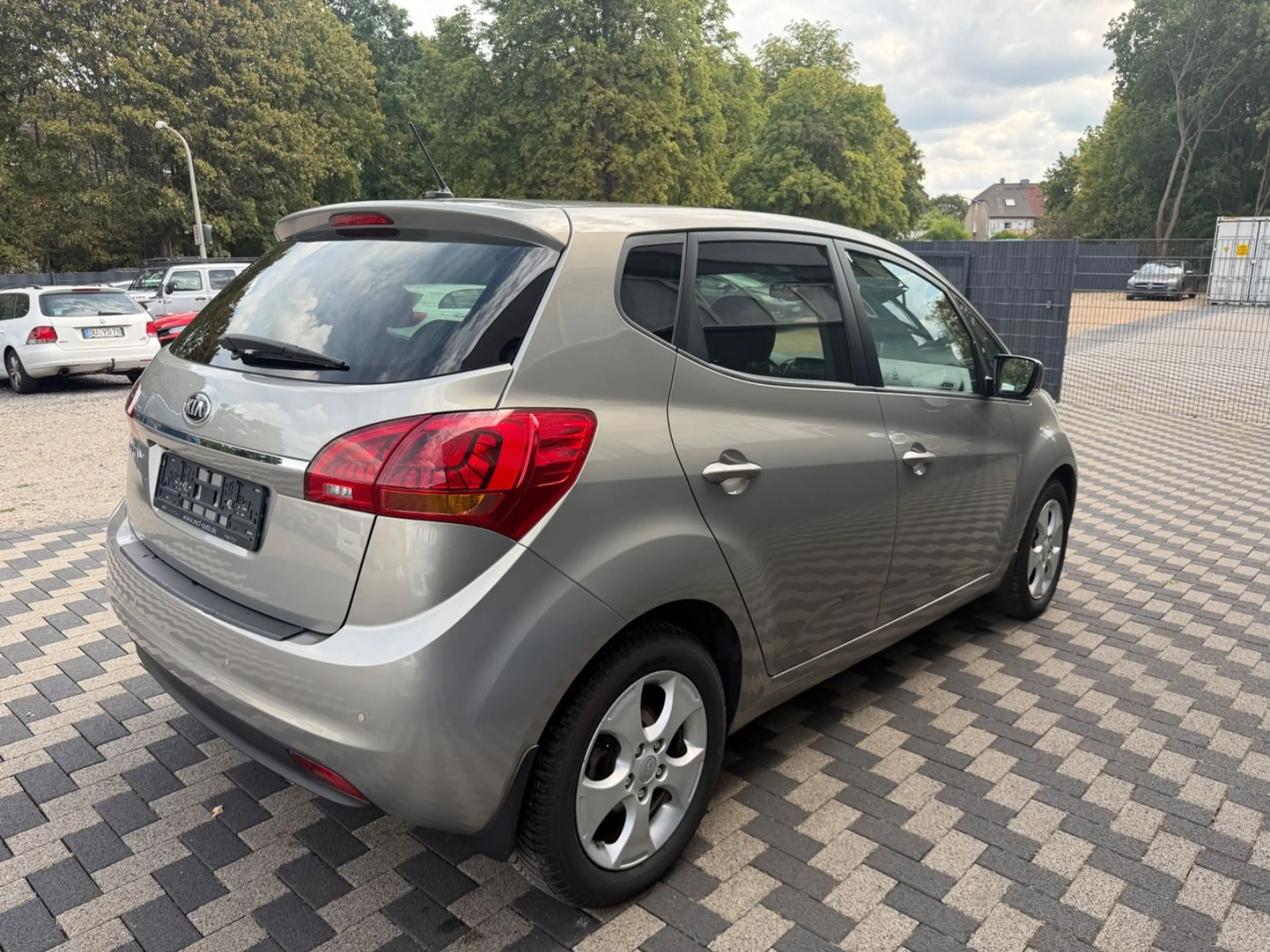 Kia Venga Spirit Navi Leder Kamera Automatik — photo 4