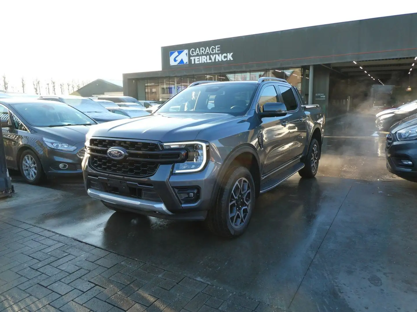 Ford Ranger 3.0 V6 240pk automaat WILDTRAK 4x4 Stock (53244) Grijs - 1