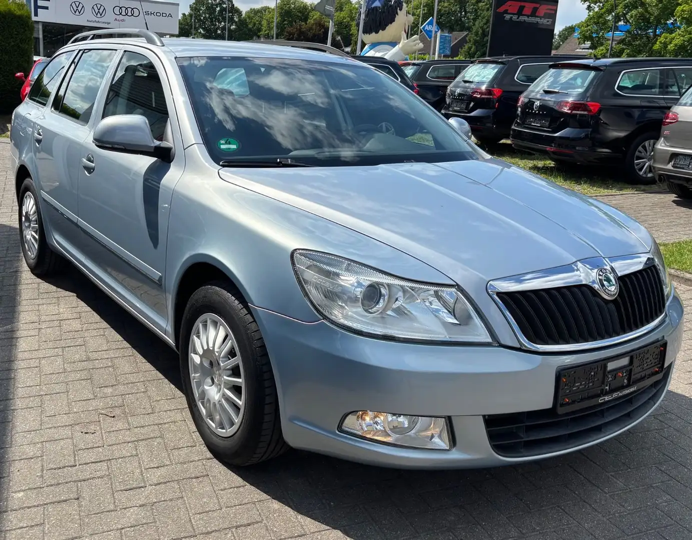 Skoda Octavia Combi Ambiente Azul - 2