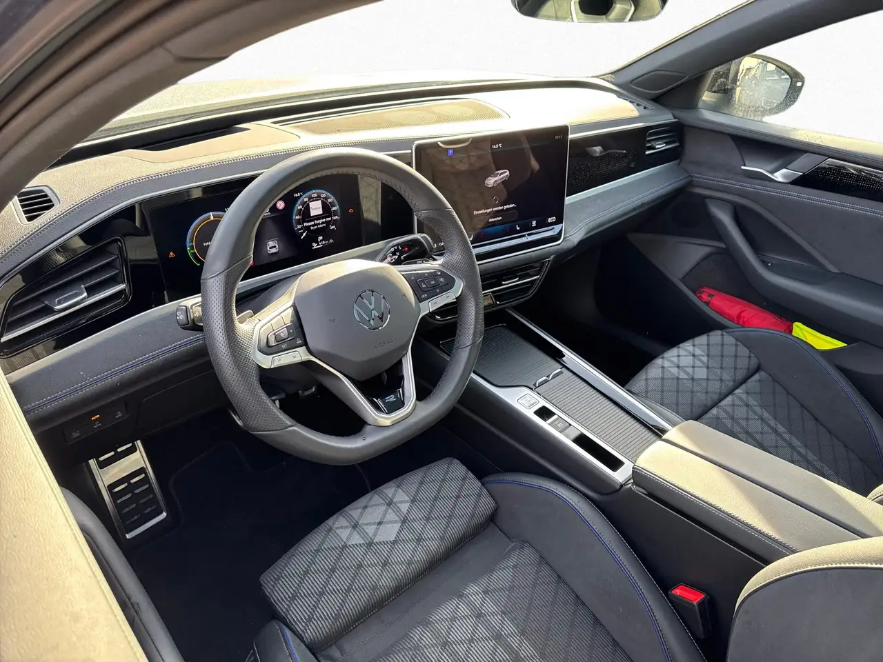 Volkswagen Passat Variant 1.5 TSI eHybrid R-Line AHK PANO 8