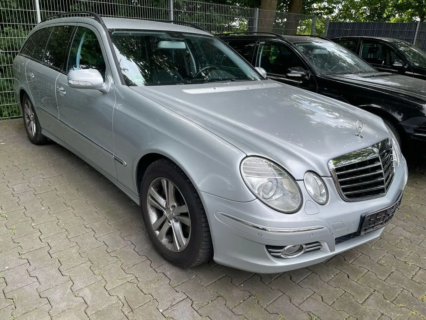 Mercedes-Benz E 220 E 220 T CDI Multi Sitz Klima Radio PDC Plateado - 1