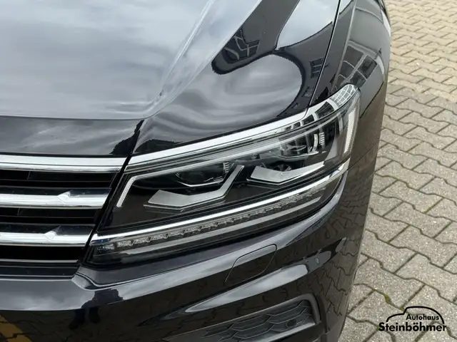 Volkswagen Tiguan view 11