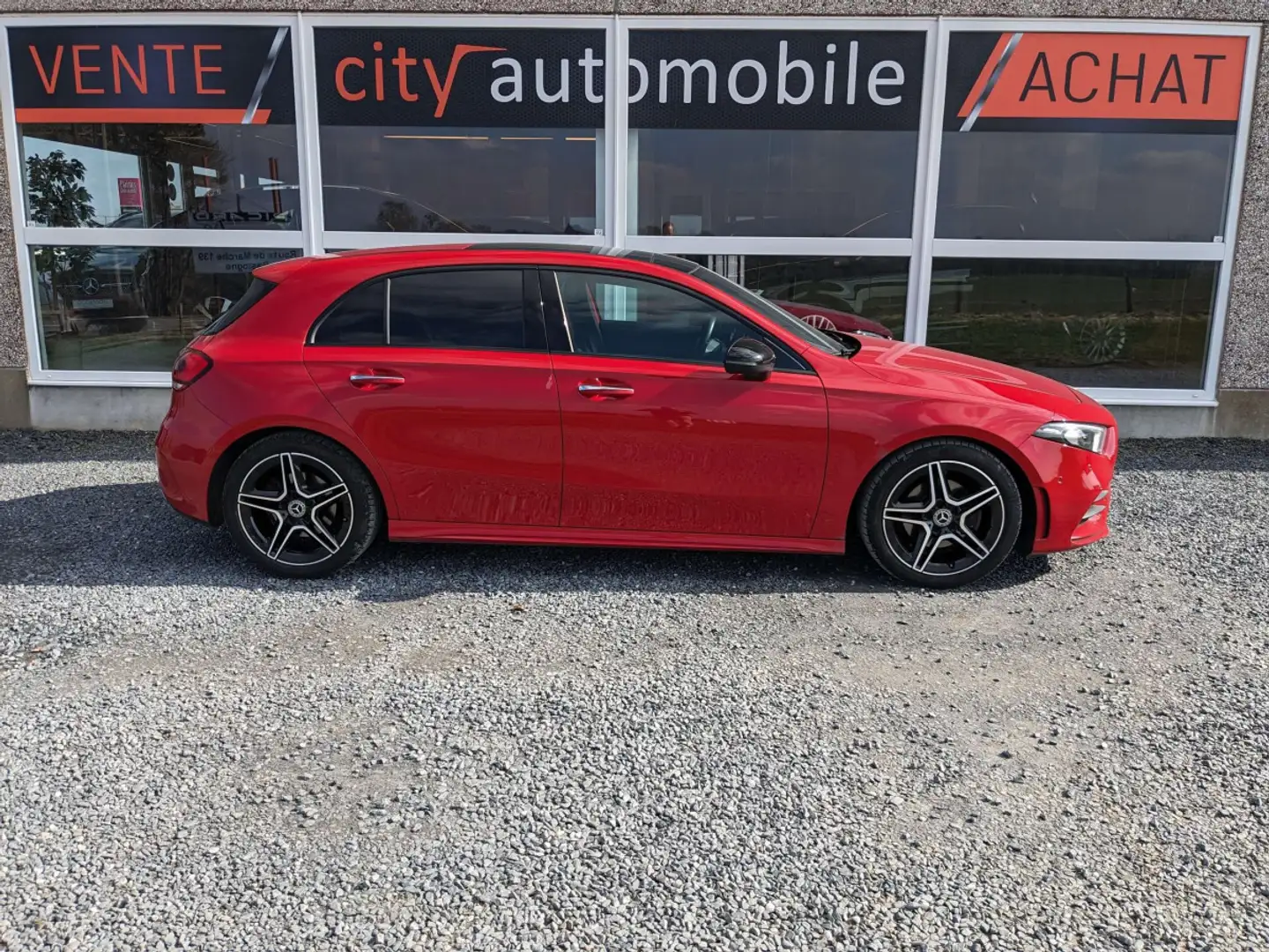 Mercedes-Benz A 200 Business Solution AMG PACK LIGHT TOIT OUV CAMERA Rouge - 2