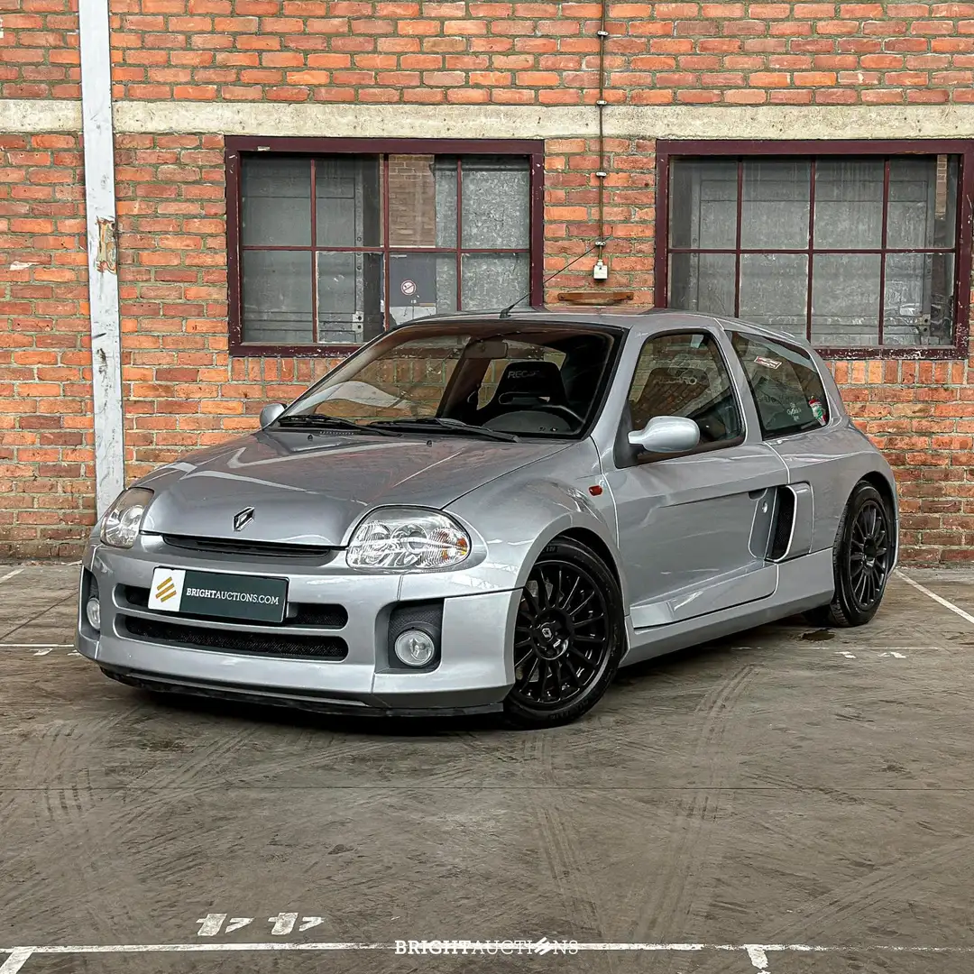 Renault Clio V6 RS Phase 1 Renault Sport 3.0 V6 Zilver - 2