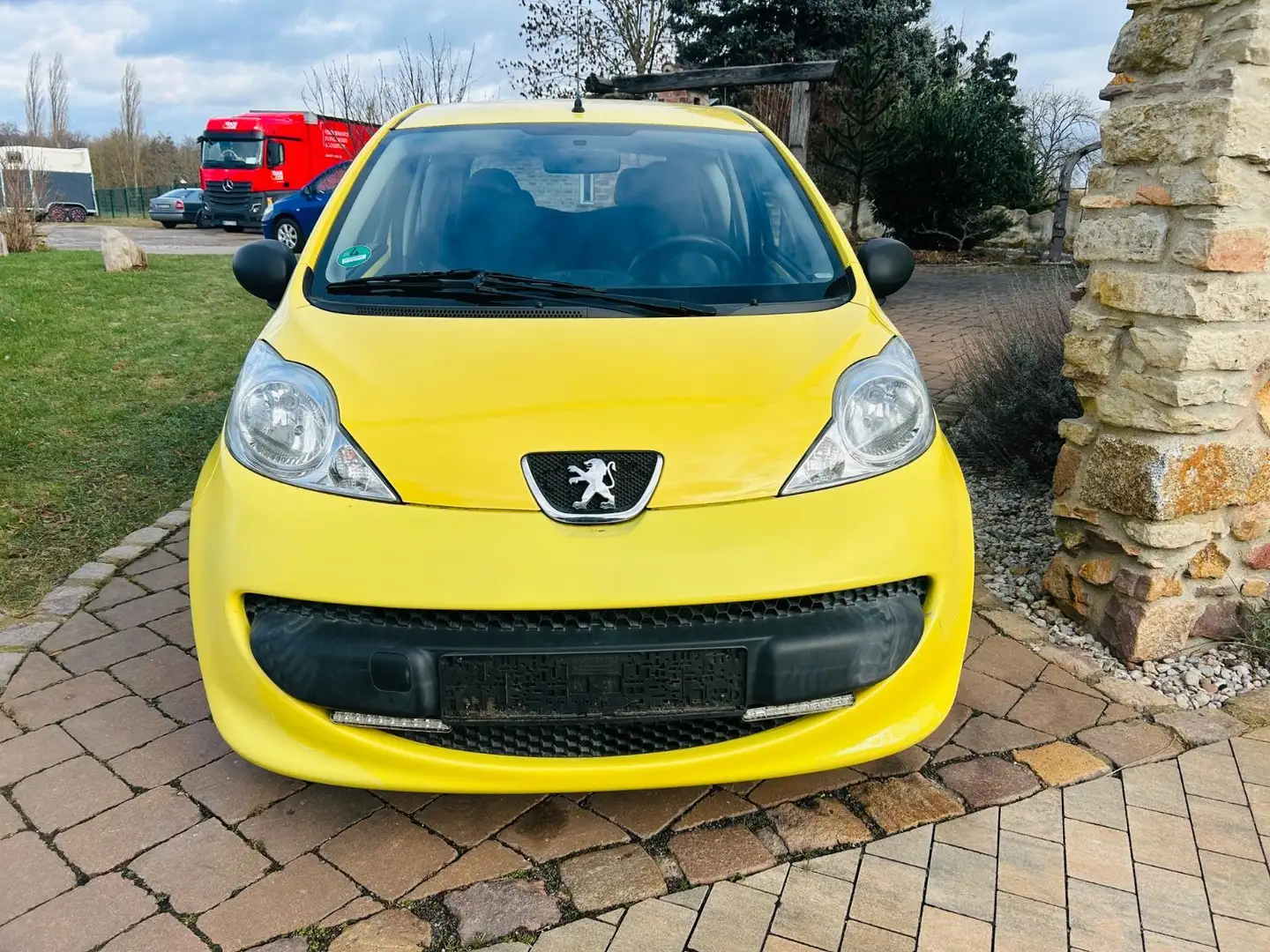 Peugeot 107 Petit Filou 1.0  wenig Kilometer Gelb - 2