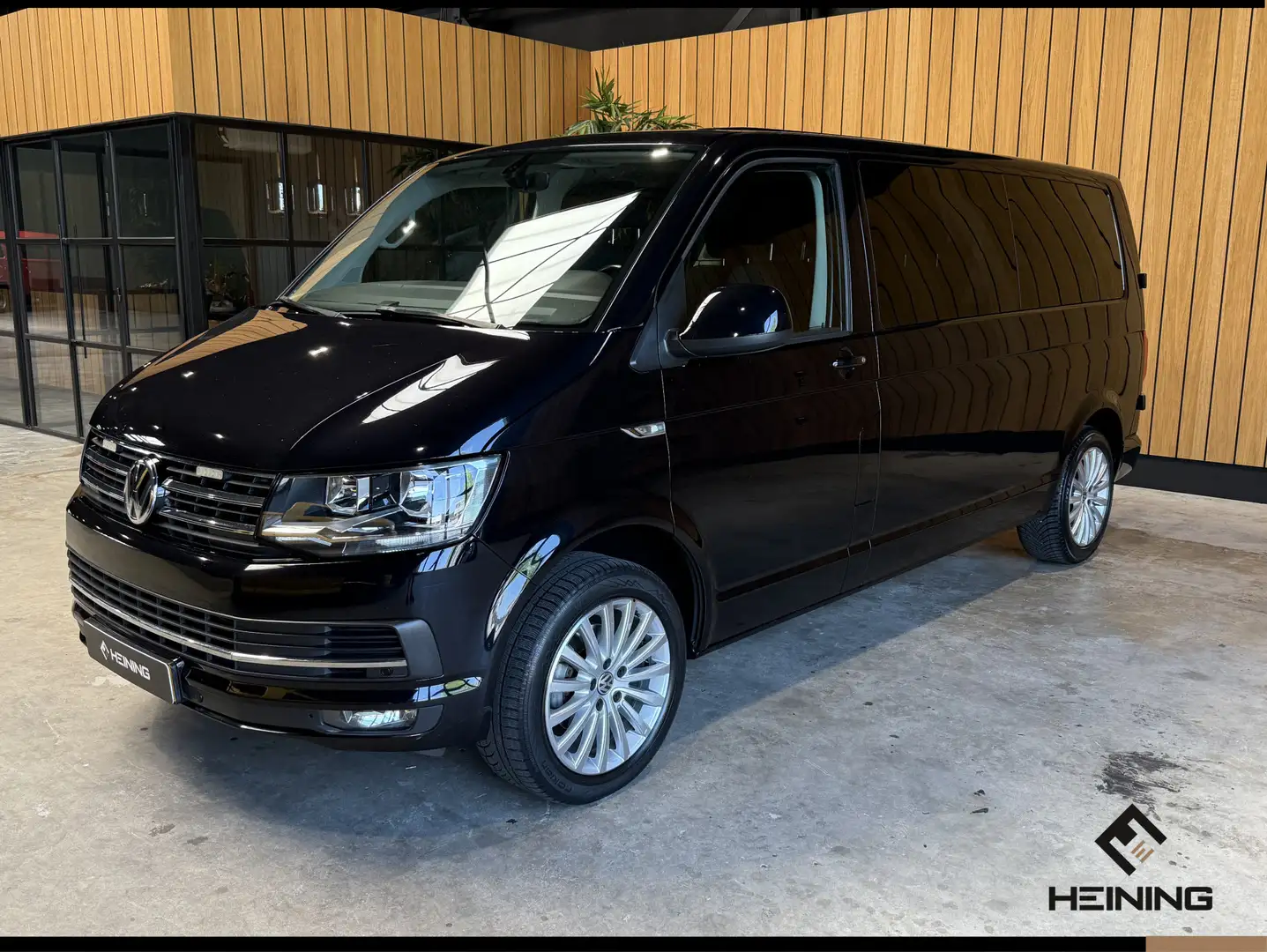 Volkswagen T6 Transporter 2.0 TDI L2H1 DC Comfortline Plus 150 PK DSG Schwarz - 1