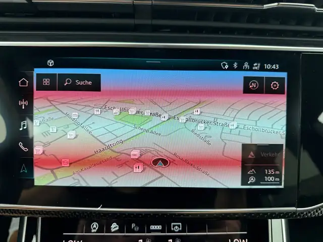 Audi Q8 view 18