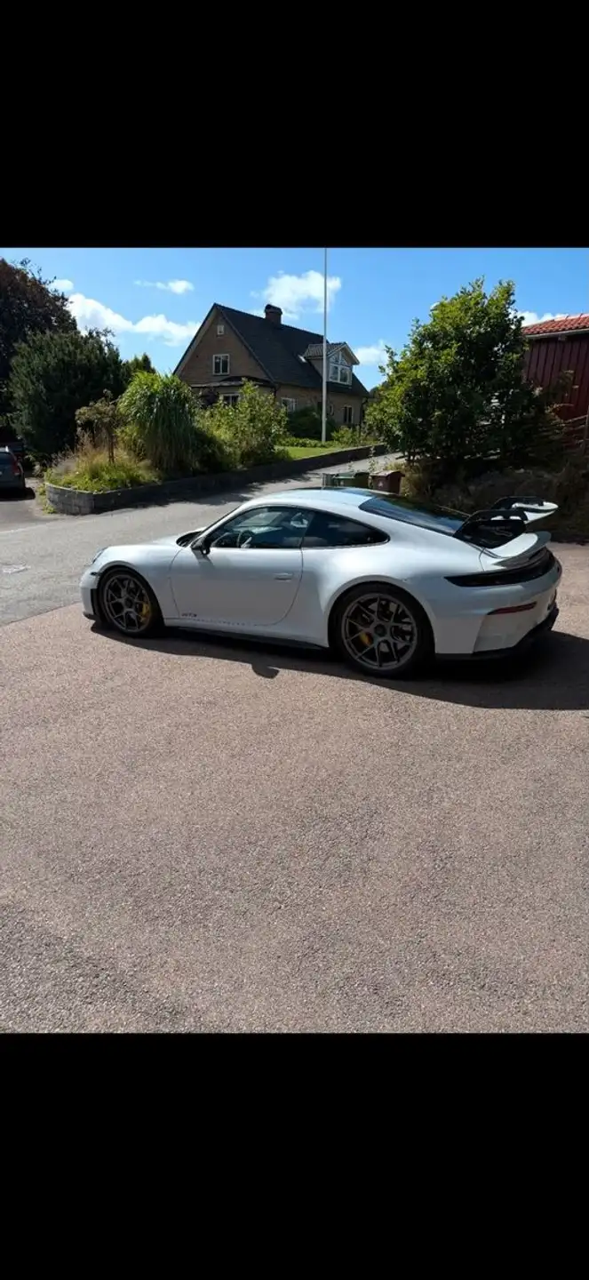 포르쉐 911 GT3 2025 화이트 사진 2