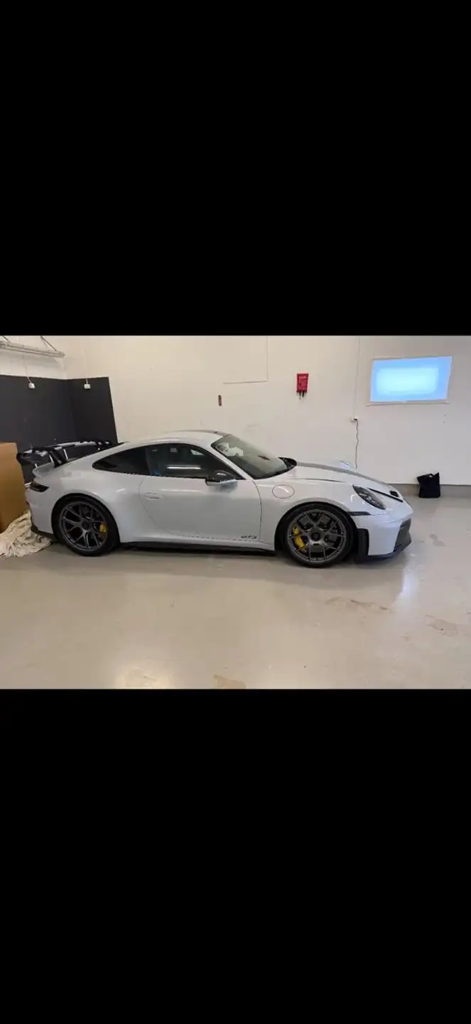 포르쉐 911 GT3 2025 화이트 사진 5