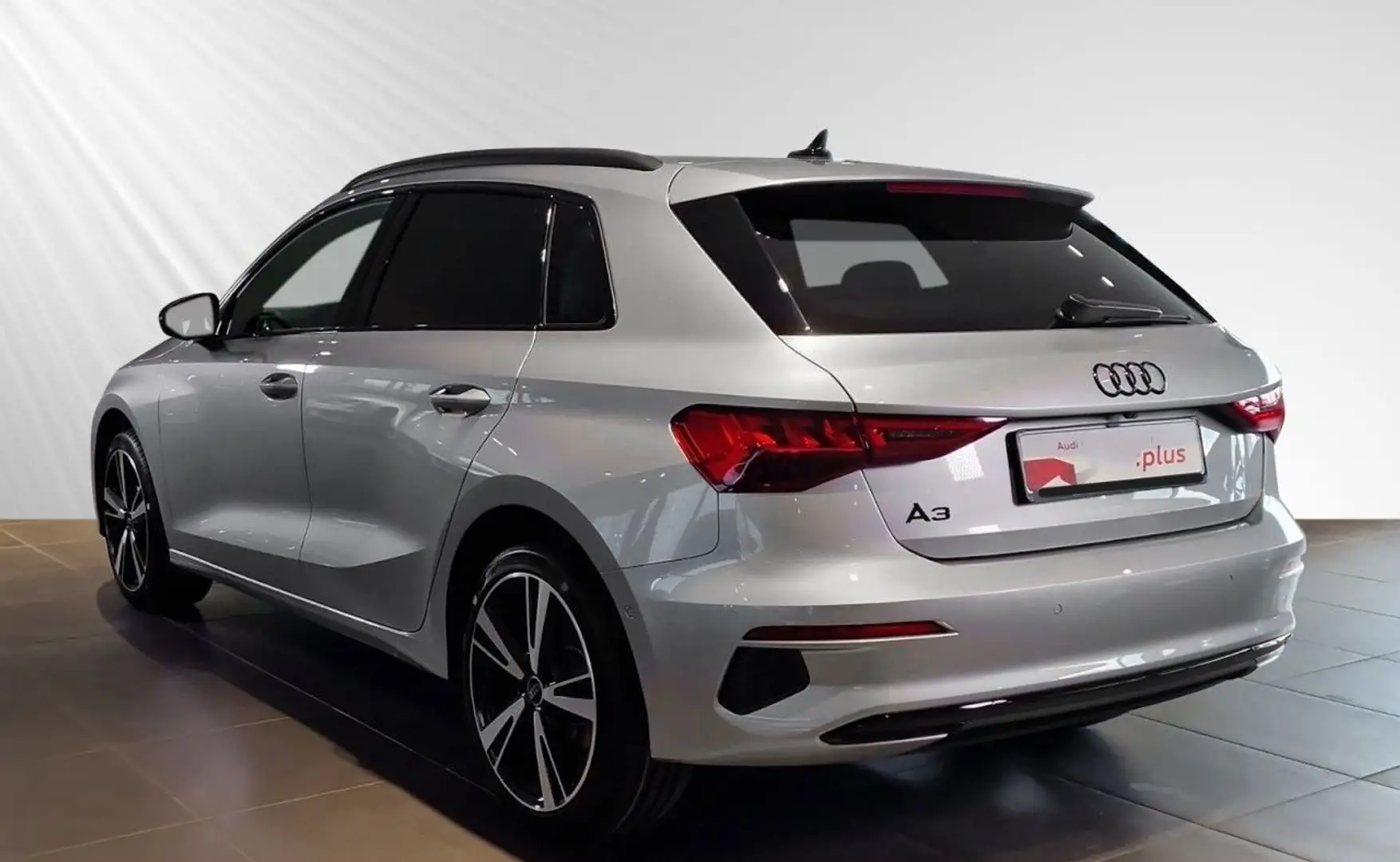 Audi A3 35 TDI 150 S tronic 7 S Line Gris - 2