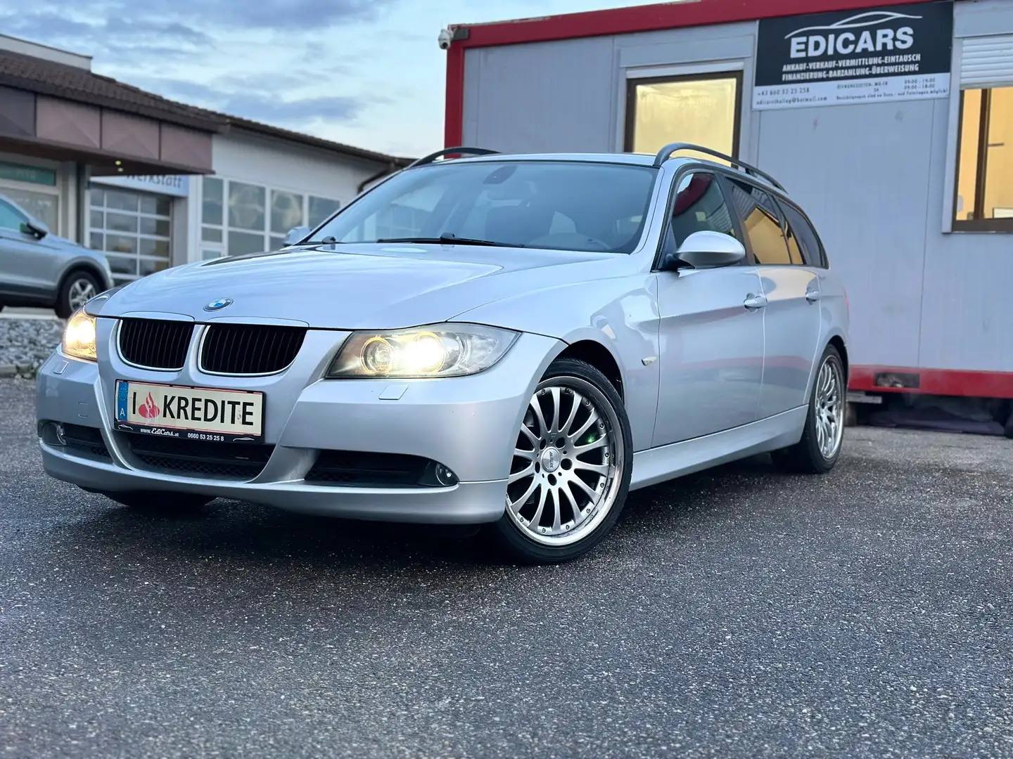 BMW 320 320d Grau - 1