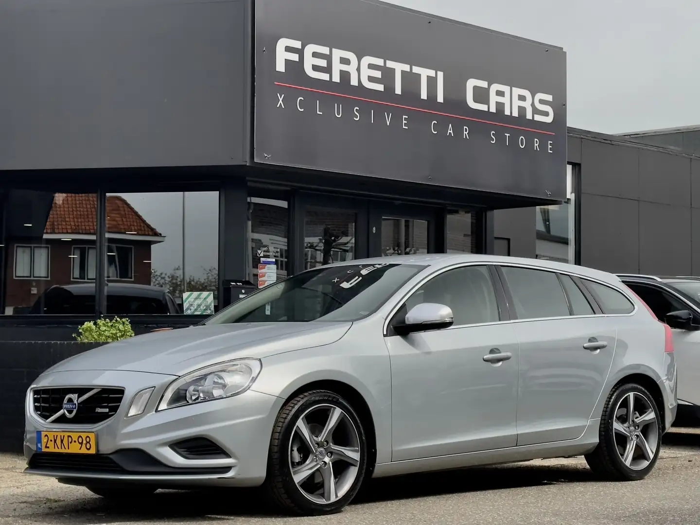 Volvo V60 1.6 T3 AUT6 R-DESIGN 150PK. LEDER NAVI AIRCO LED L Gris - 1