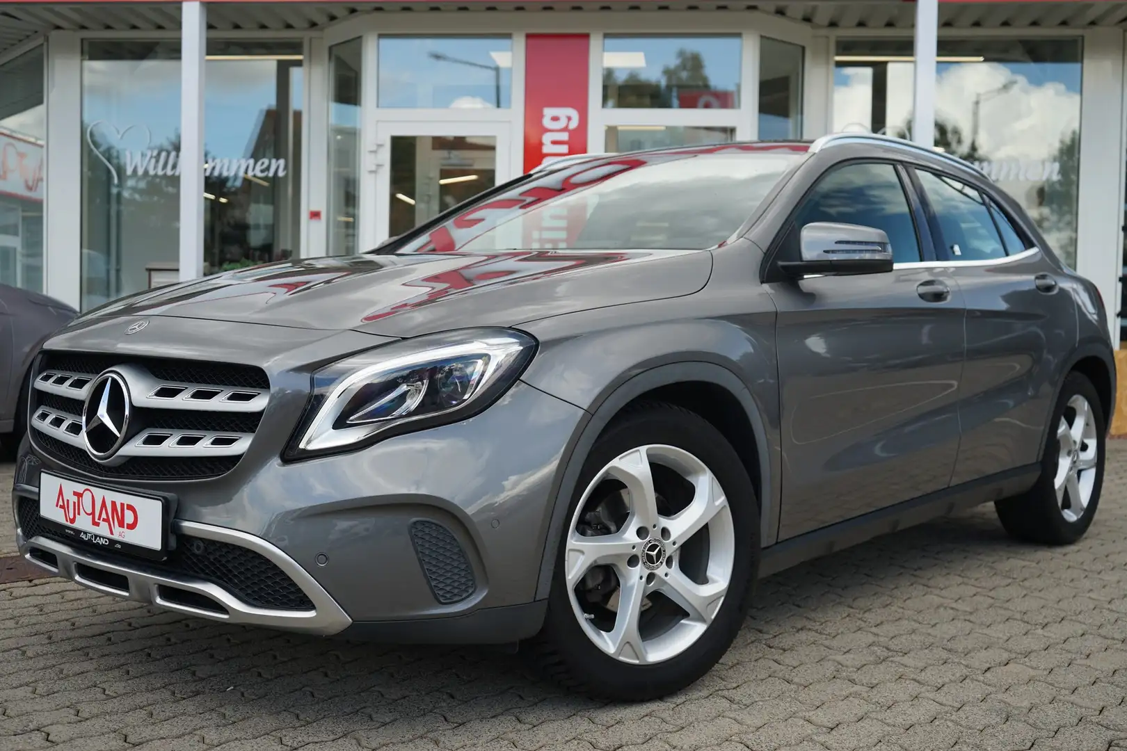 Mercedes-Benz GLA 200 Urban LED Klima Navi Tempomat Kamera PDC Grigio - 2