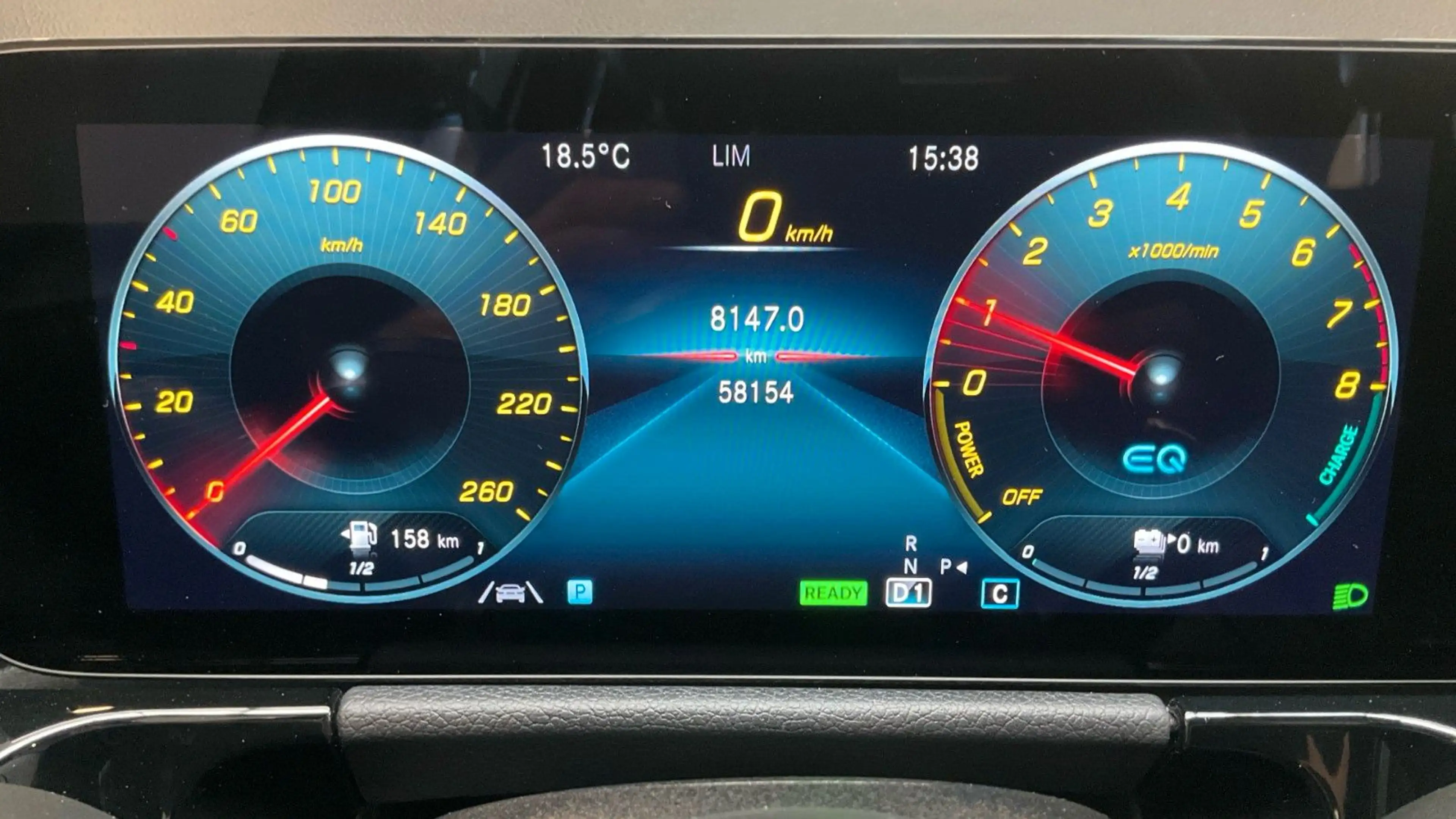 Mercedes-Benz GLA 250 e/AMG/Pano/Wide/LED/Navi/Park-Ass/CarPlay — photo 8