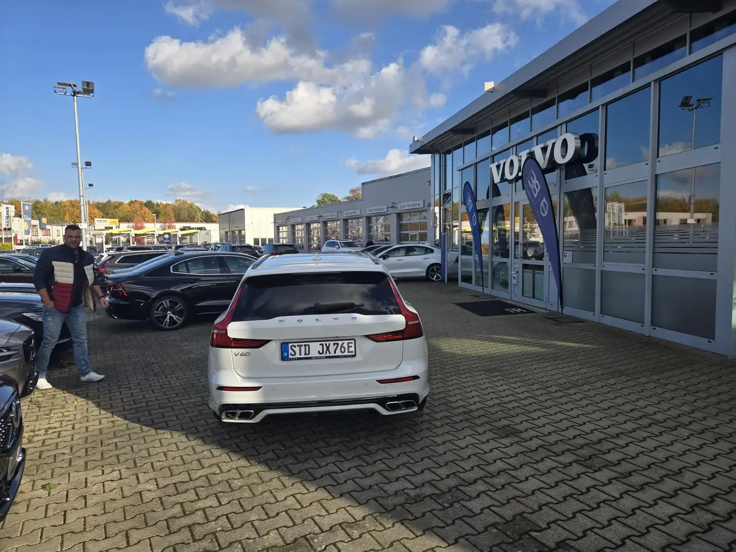 Volvo V60 T8 Twin Engine AWD R Design Plug-in Weiß - 2