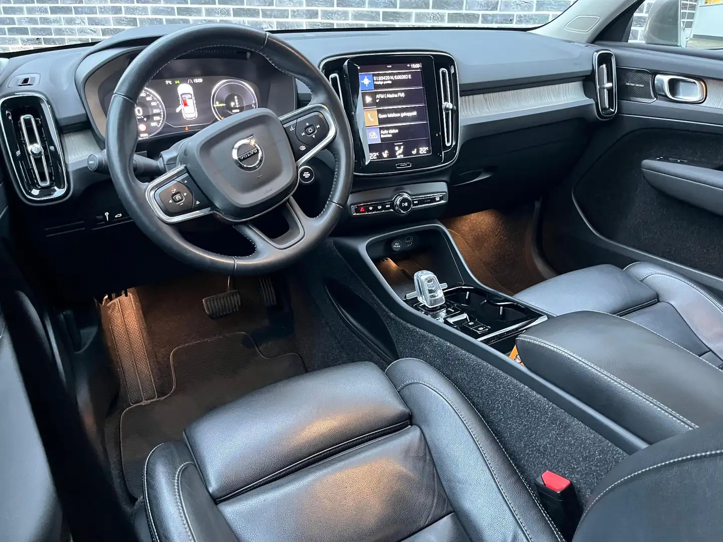 Volvo XC40 1.5 T5 Recharge Inscription | Adaptieve Cruise Con Grau - 2