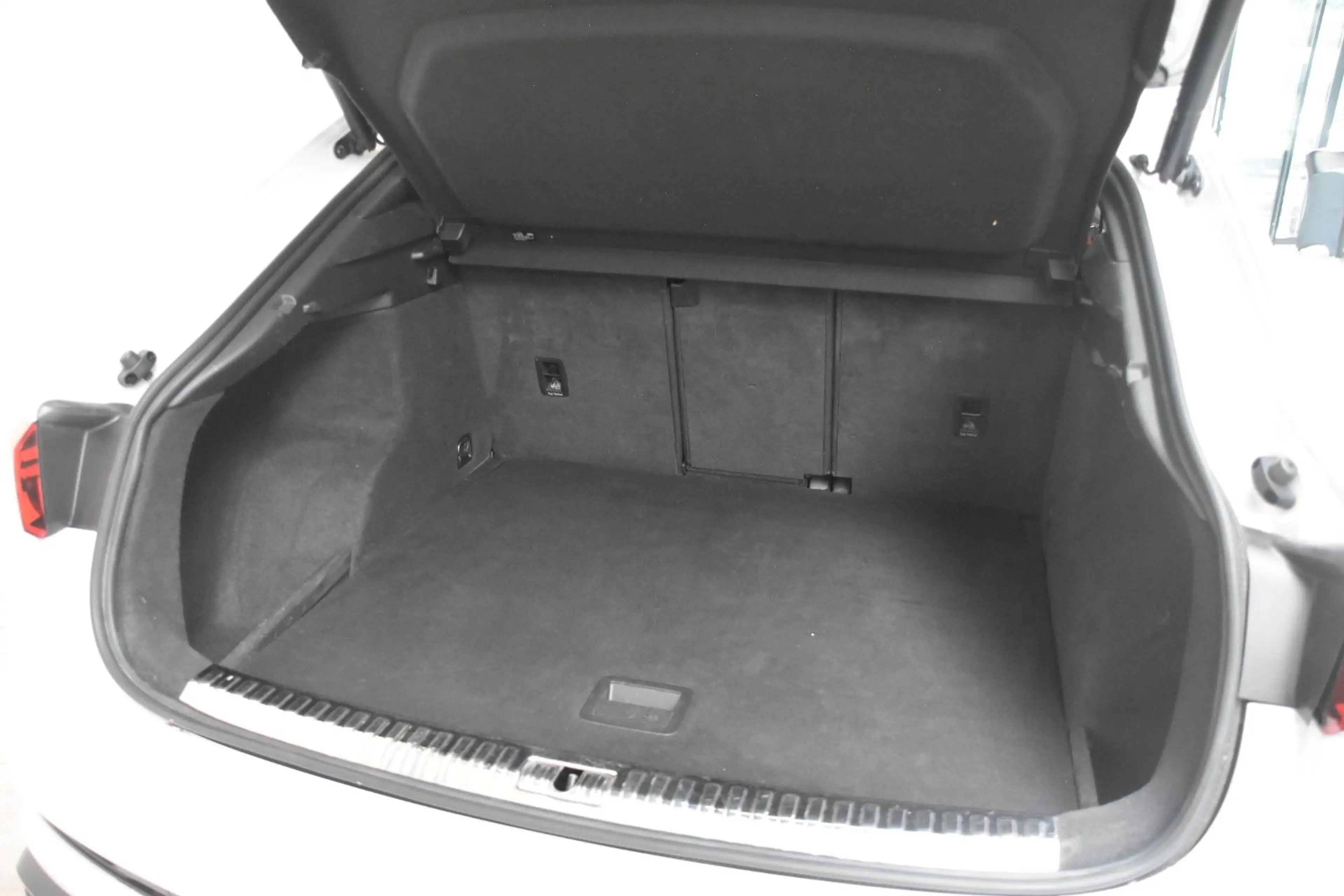 Audi RS Q3 Sportback 2.5 TFSI MLED 360°Kam Pano AHK — photo 6