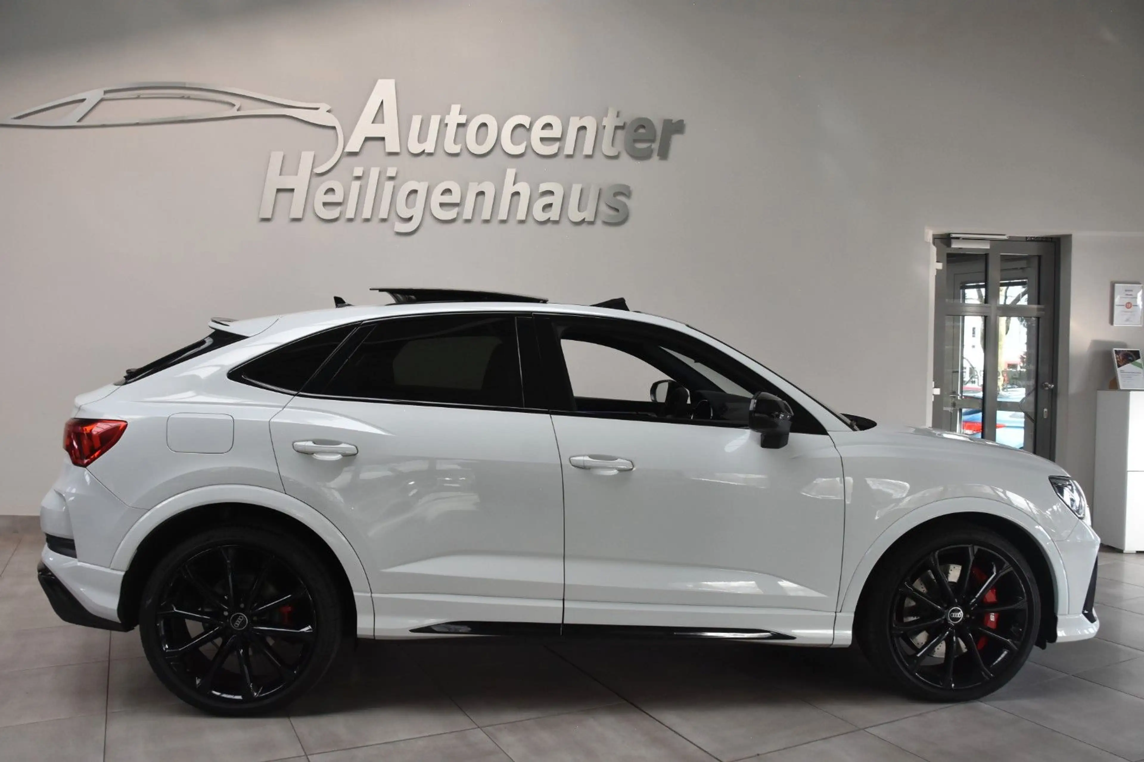Audi RS Q3 Sportback 2.5 TFSI MLED 360°Kam Pano AHK — photo 2