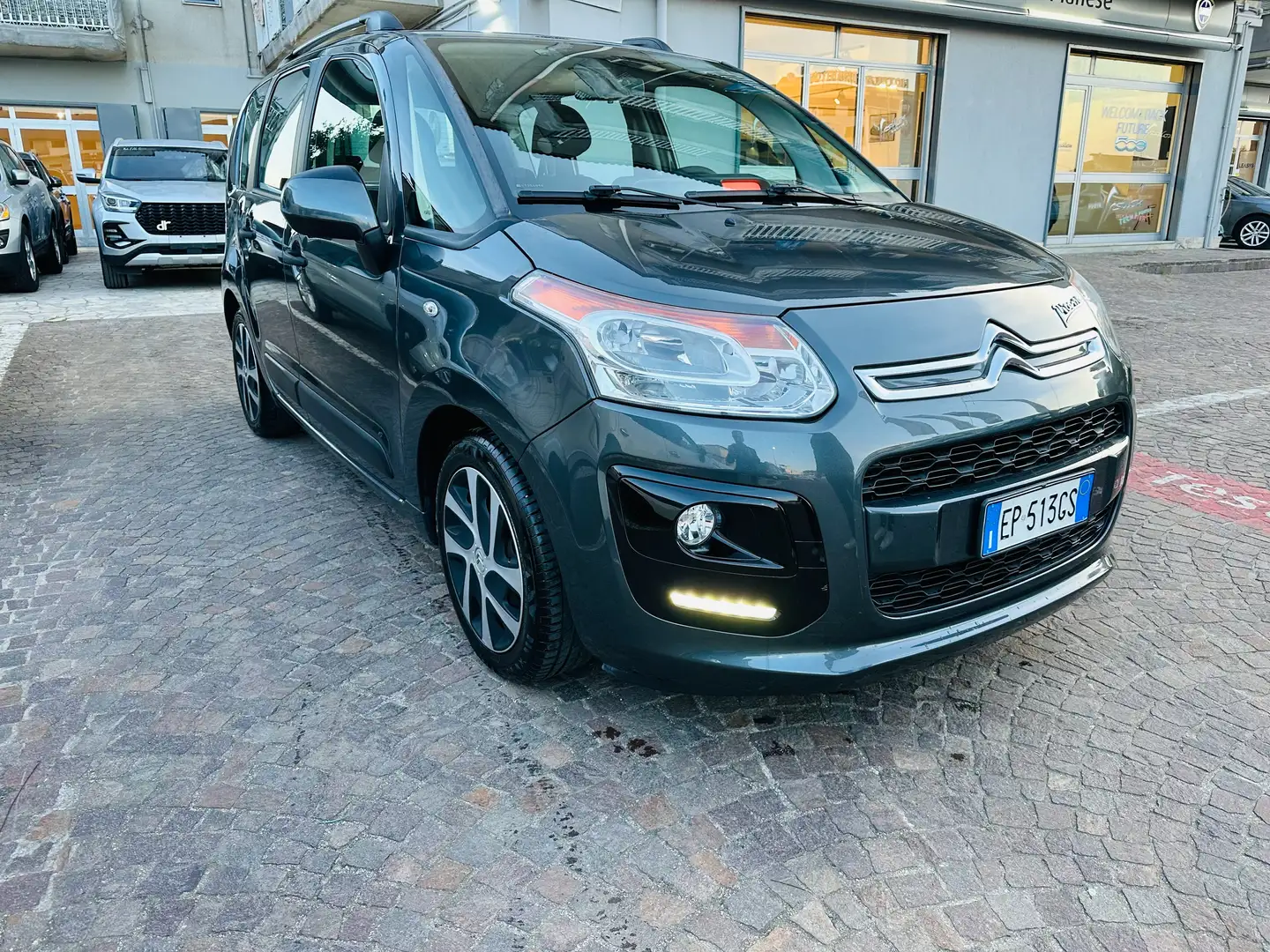 Citroen C3 C3 Picasso 1.4 vti Exclusive (exclusive style) E5 Grijs - 2