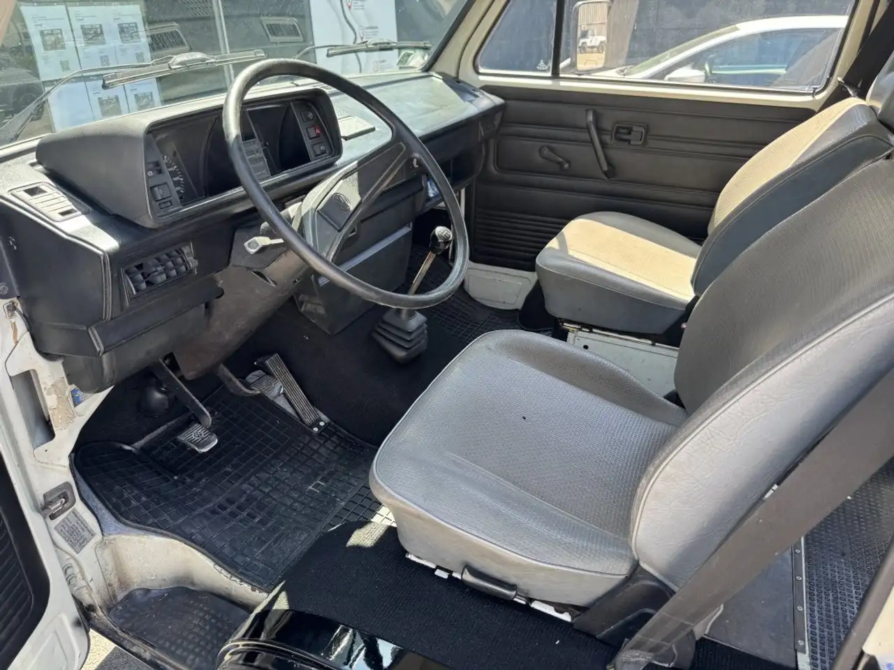 Volkswagen Transporter T3 1.6l TD 70cv boite 4 Doka restauré avec ridelles, foto 7