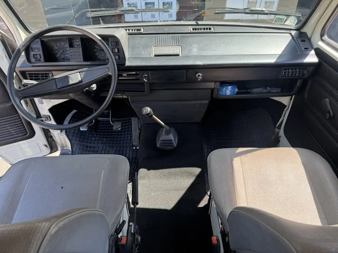 Volkswagen Transporter T3 1.6l TD 70cv boite 4 Doka restauré avec ridelles, foto 9