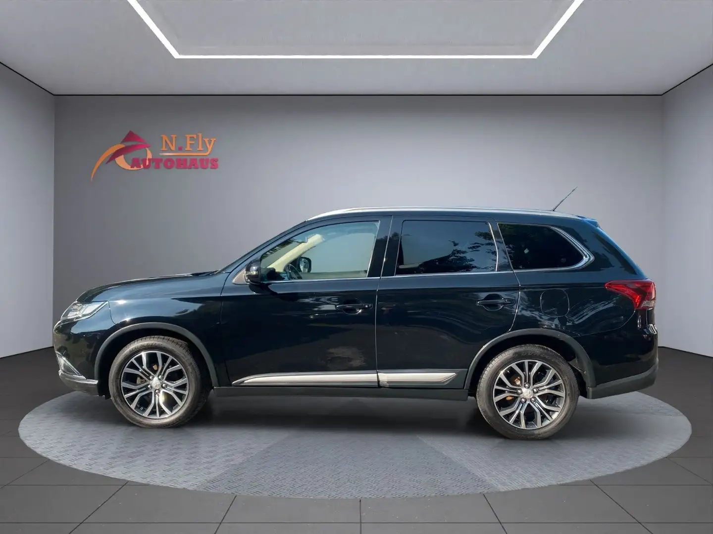 Mitsubishi Outlander Top 4WD Leder*Navi*7Sitz.*LED* Nero - 2