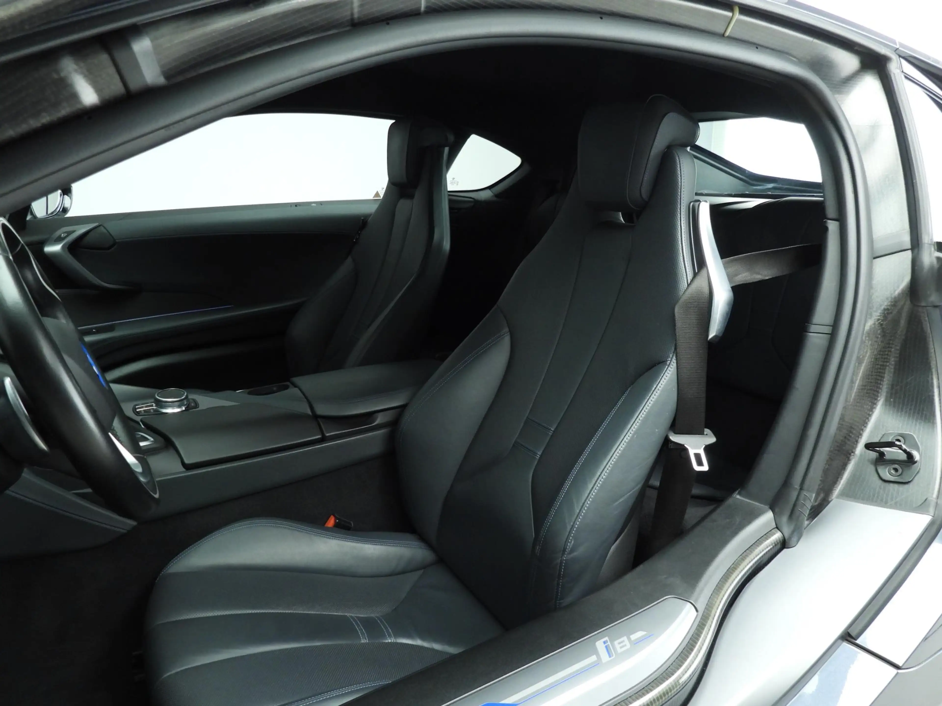 BMW i8 Coupé Automaat / Leder / LED / Driving assist / He — photo 8