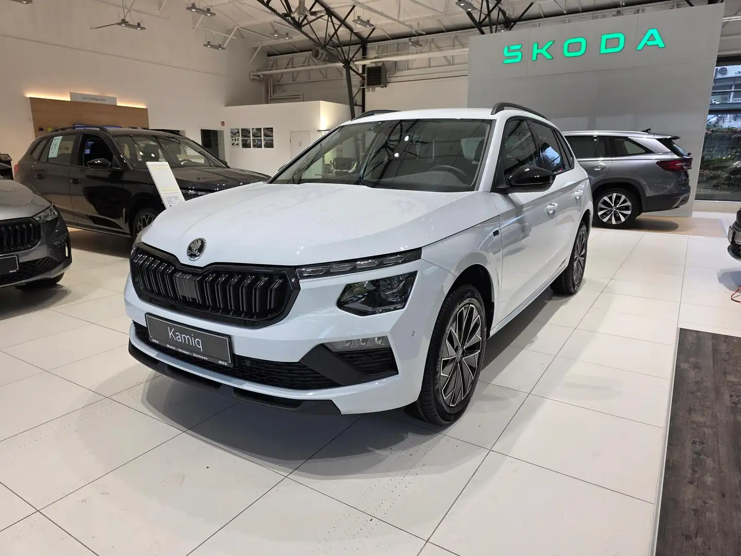 Skoda Kamiq Tour 1.0 TSI DSG #AHK #Navi Weiß - 2