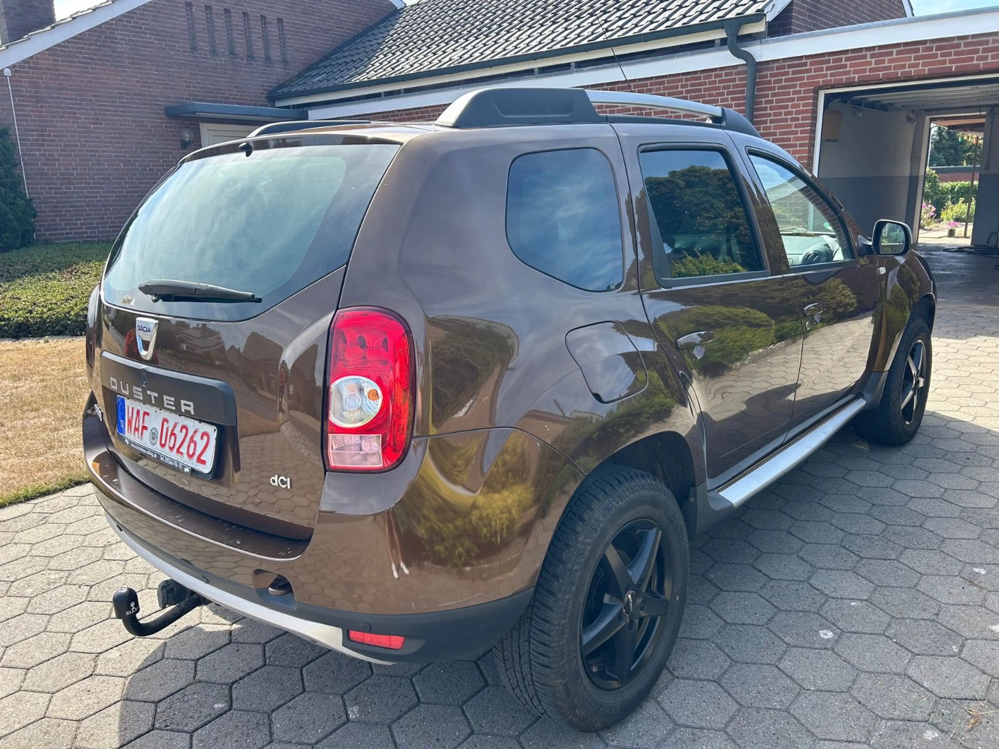 Dacia Duster I Laureate 4x4 Klima, AHK, Bullfänger — photo 3