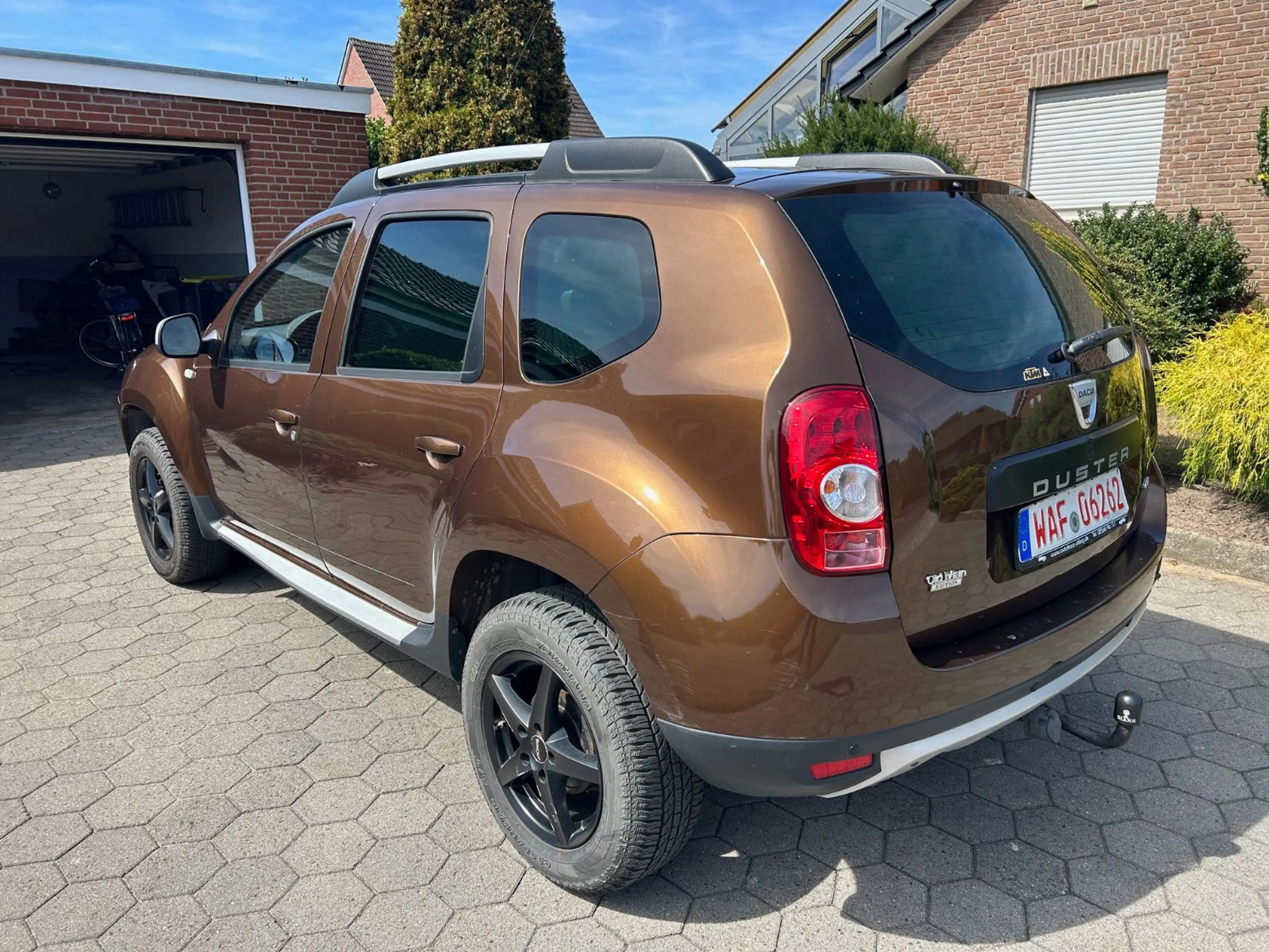 Dacia Duster I Laureate 4x4 Klima, AHK, Bullfänger — photo 4