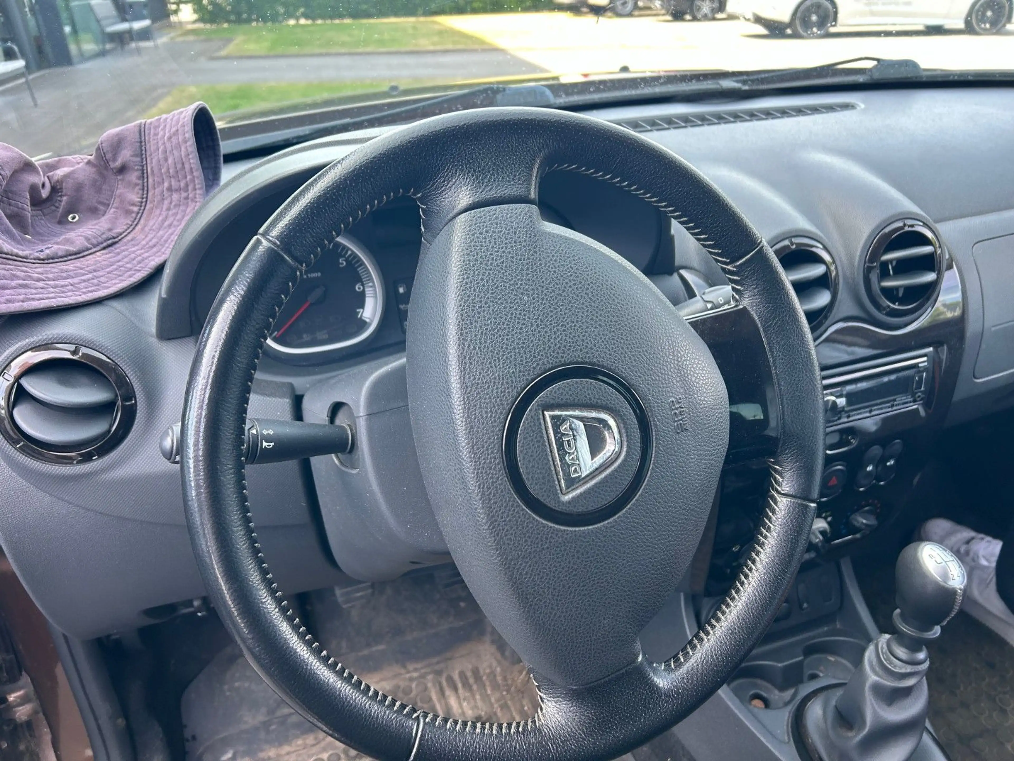 Dacia Duster I Laureate 4x4 Klima, AHK, Bullfänger — photo 8