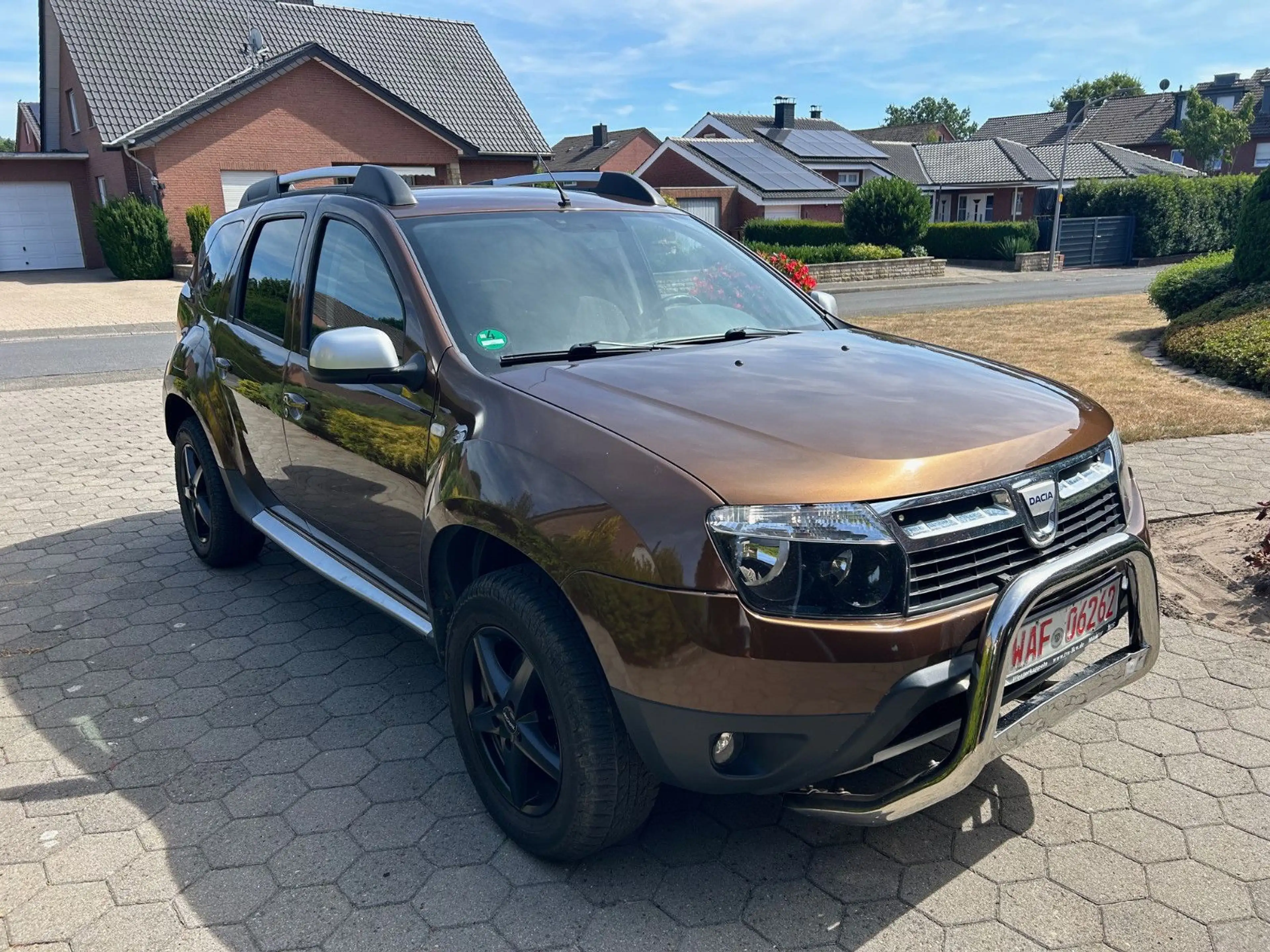 Dacia Duster I Laureate 4x4 Klima, AHK, Bullfänger — photo 2